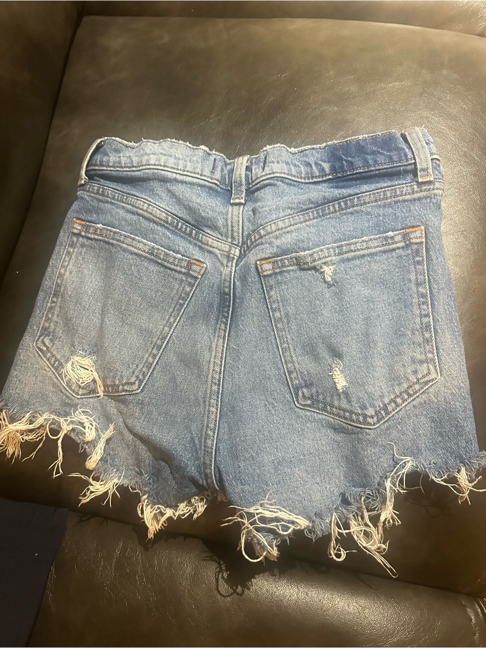 Abercrombie & Fitch The Mom Short High Rise Distressed Denim Shorts Size - Picture 2 of 4